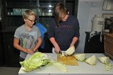 2015-10-21_08_Sauerkraut_machen_mit Schulklasse_RM